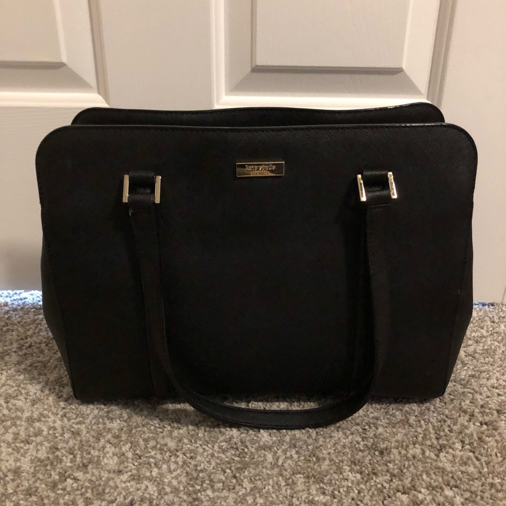 Black Kate spade purse.